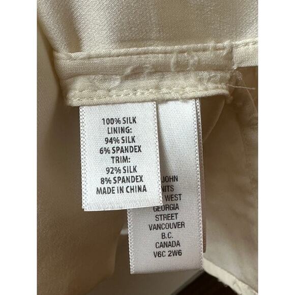 St. John Ivory Black Trim Swiss Dot 100% Silk Sleeveless Blouse Top Women's Sz L - Picture 5 of 6